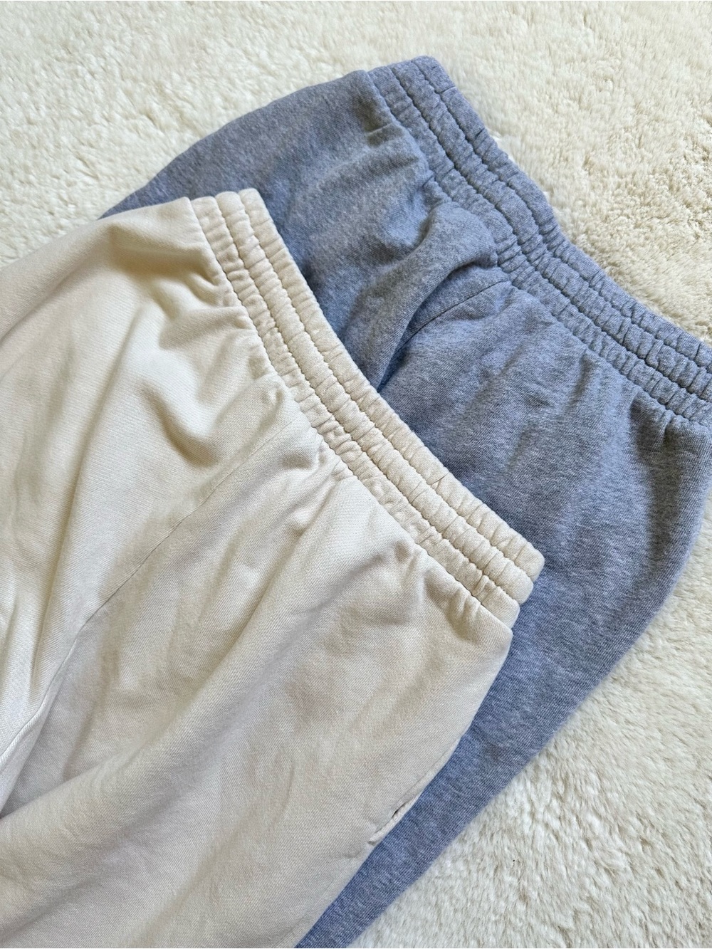 Old Navy Women’s 2Pack Highwaisted SoComfy Wide Leg Swearpants - Gray & Cream XS - Picture 9 of 15